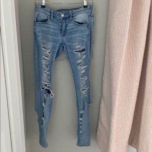 American Eagle Light Wash Distressed Jegging